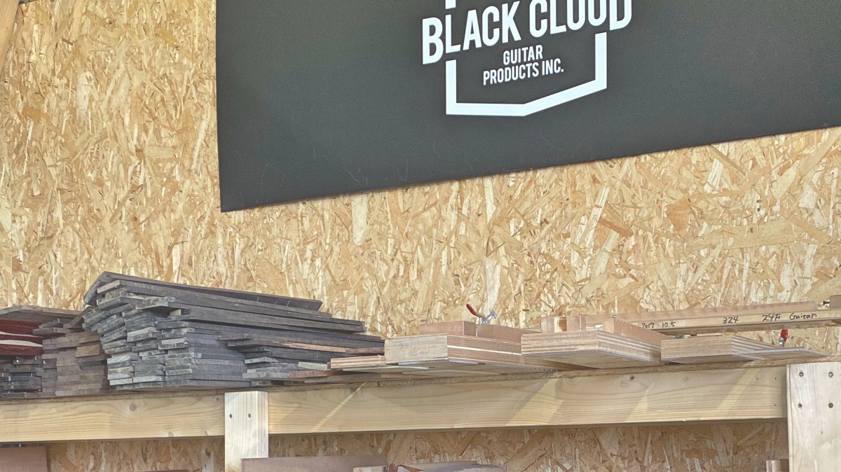 EXTREME GUITAR FORCEネック材